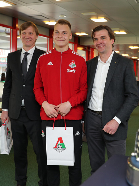 AWARDS FOR THE PLAYERS: RZD ARENA HELD THE CELEBRATION OF THE LOKOMOTIV ACADEMY PLAYERS U-17