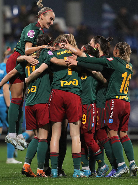 Женская команда завершила сезон победой в Санкт-Петербурге