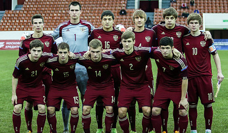 Лантратов и Макаров сыграли за молодежную сборную